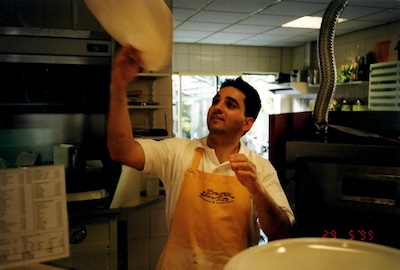 Honderdduizenden pizza’s bakt Franco (64) uit Apeldoorn. Zelfs vlak voor zijn dood staat hij nog in 