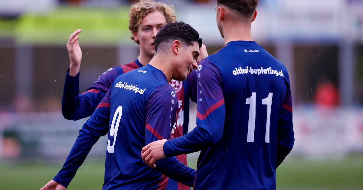 Voetbalwedstrijd? Bij Hellendoorn was er op een krankzinnige middag een tennisuitslag!