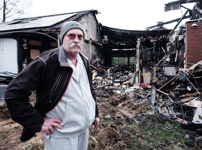 Marco is even naar de supermarkt, bij terugkomst staat zijn huis in brand: ‘Zeven minuten was het, i