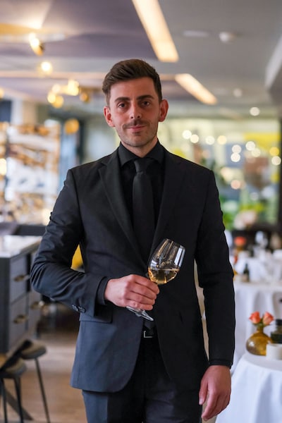 Sem Beks, Hoofdsommelier De Librije, geslaagd voor meesterproef SVH Wijnmeester in Zwolle