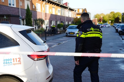 Straat in Bunschoten-Spakenburg tijdelijk afgezet na aanhouding: ‘Hij zei dat er springstof in zijn