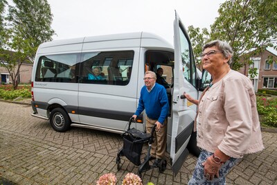 Nieuwe aanbieder ouderenvervoer ‘is technisch failliet’ en levert wanprestaties, zegt concurrent