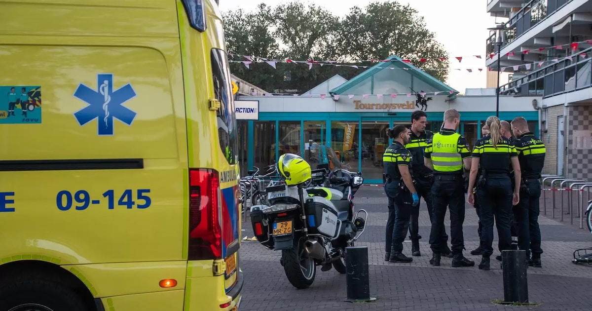 Man in bovenbeen gestoken voor winkelcentrum Tournoysveld in Woerden, verdachte voortvluchtig