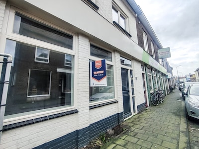 Gezien op Funda: wonen tussen de gitaren en snacks aan de Oude Rijn