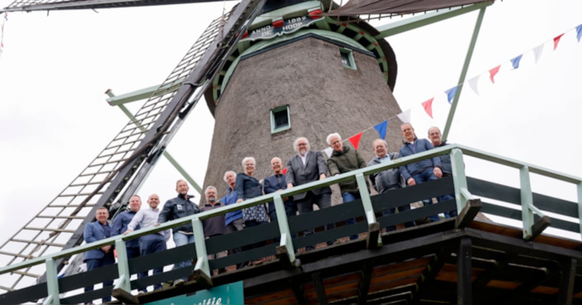 Molen De Hoop in Wervershoof overgedragen aan Stichting De Westfriese Molens