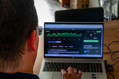 Tom (48) is een ton kwijt aan crypto-oplichters: ‘Ik was mentaal kapot, lag letterlijk op de grond’