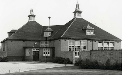 Te mooi om te slopen: alle generaties kunnen straks in en rond dit schooltje wonen
