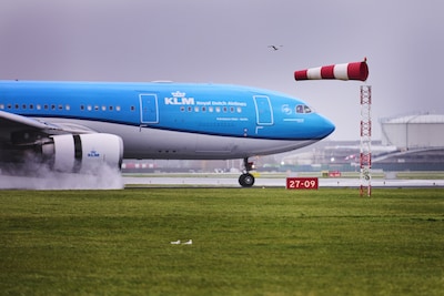 Tientallen vluchten vanaf Schiphol geannuleerd vanwege de harde wind
