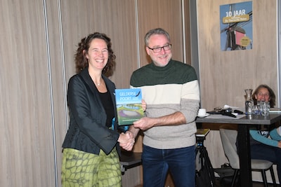 Boek over Gelderse Poort gepresenteerd in Persingen