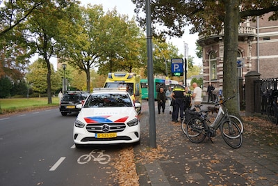 Twee gewonden bij botsing tussen fiets en auto in Zwolle