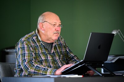 Berooide Paul (71) poeierde internetfraudeur af, maar toen gebeurde iets vreselijks: ‘Ik stond gewoo