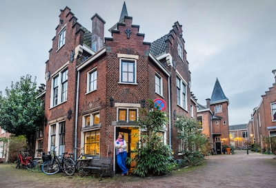 Bewoners vrezen voor lot historische woningen vol schimmel en lekkages: ‘Straks gaat het zo verkrott