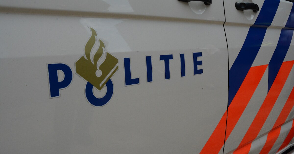 Explosief in tas ontploft in sloot in Budel, meerdere ruiten van schuur gesprongen
