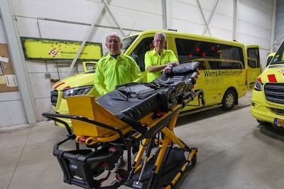 Wensambulance Brabant vervult al 15 jaar laatste dromen: ‘Alle deuren gaan voor ons open!’