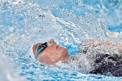 Marrit Steenbergen mist op één honderdste medaille op 50 meter rugslag