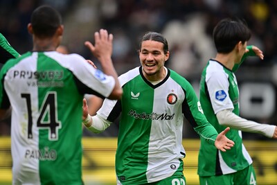 Feyenoord met ‘hogeschoolvoetbal’ richting kraker tegen PSV: ‘In het lezen van een wedstrijd zijn de spelers zo slim’