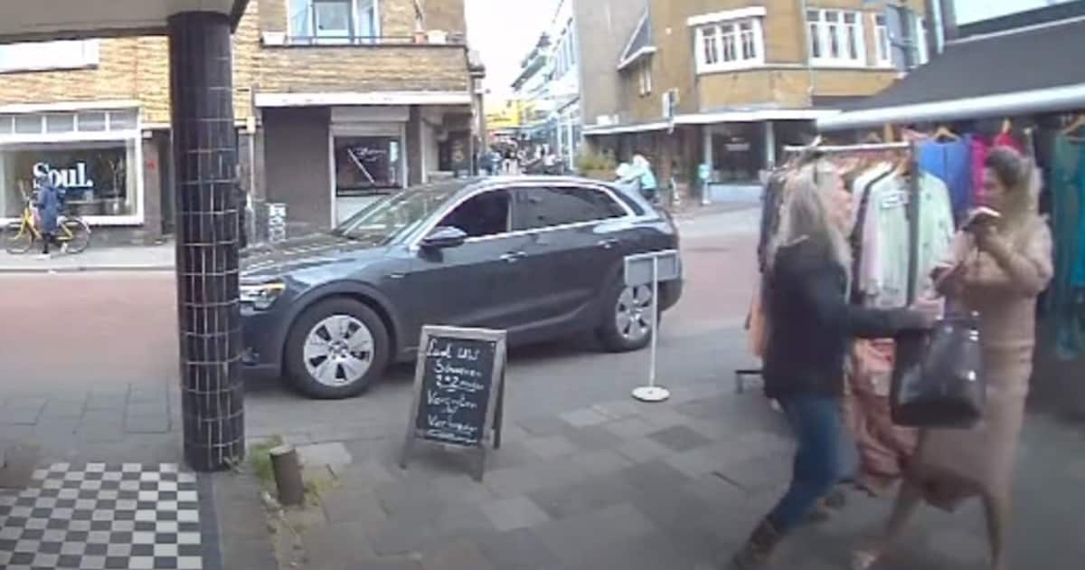 Brutale vrouw parkeert Audi op stoep en jat kledingstuk, dan volgt pittige confrontatie: ‘Opzouten, 