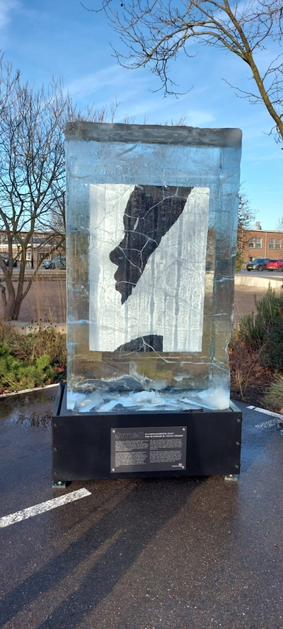 Smeltend ijs kunstwerk te zien in Amersfoort