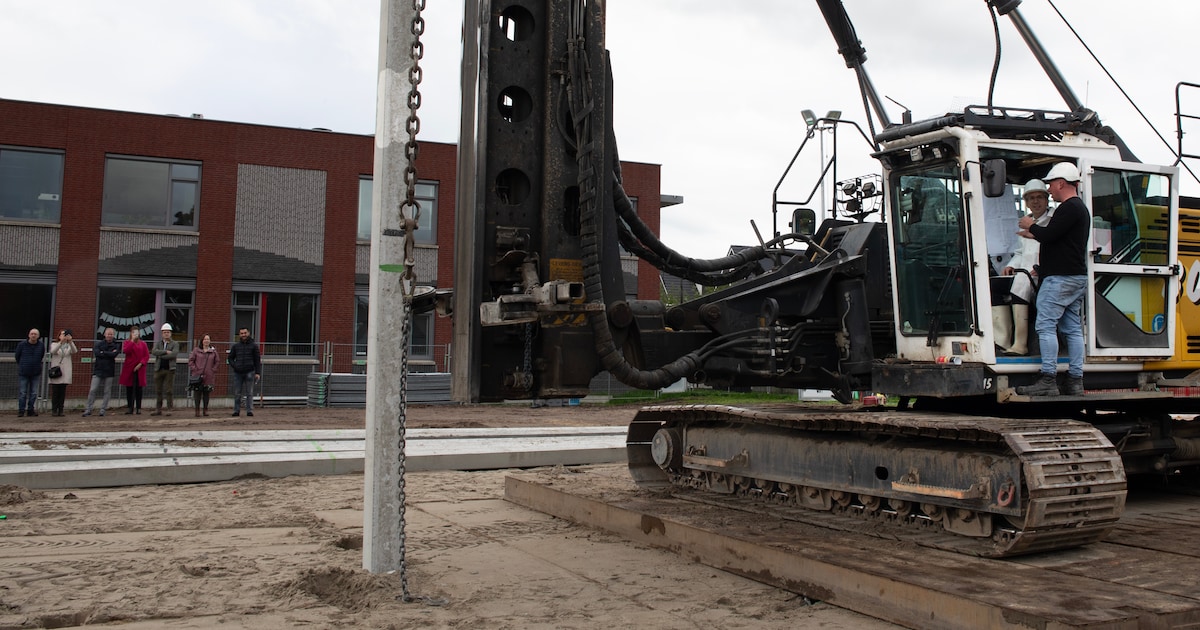 Eerste paal geslagen voor nieuwbouw in Boven-Hardinxveld