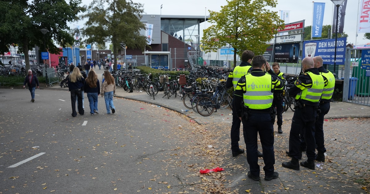 Opstootjes rond derby: gegooi met fietsen en gezwaai met vlaggenstokken
