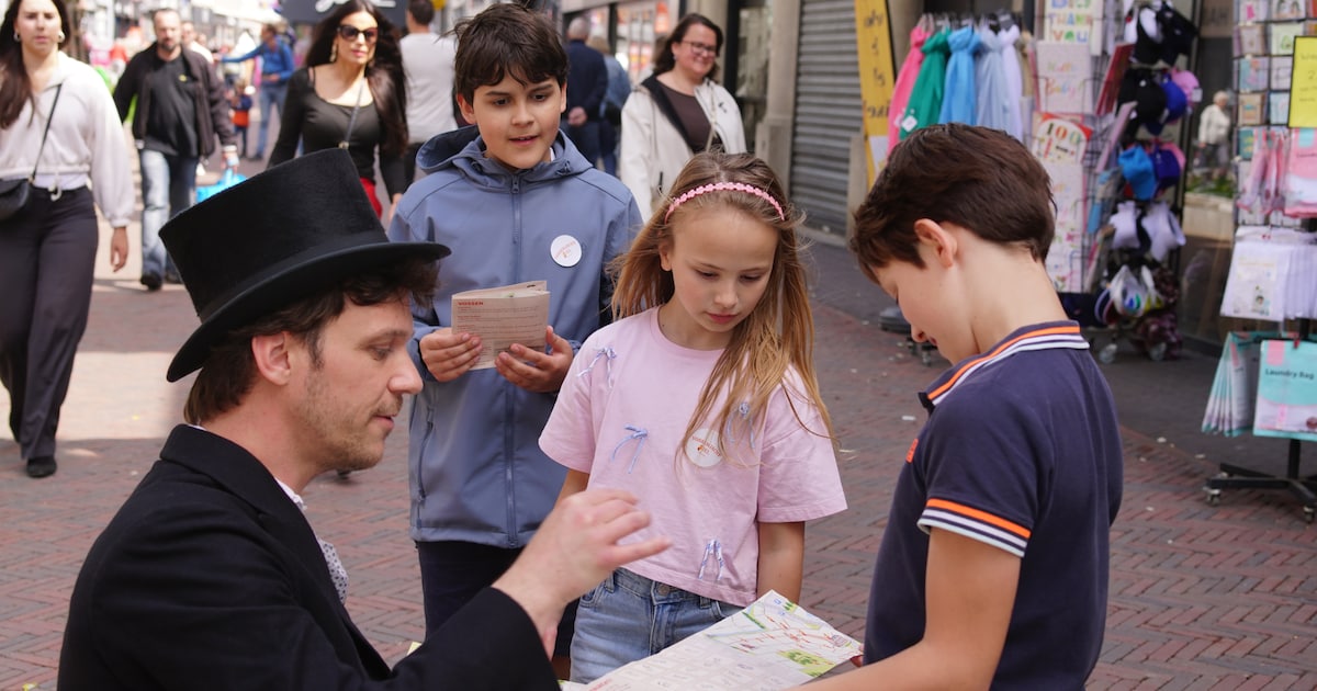 Kinderen zoeken vossen in centrum van Zuidlaren