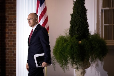 Nieuwe tech-rel: Amerikaanse ambassadeur waarschuwt Europa voor ‘verwoestende’ represailles uit Washington