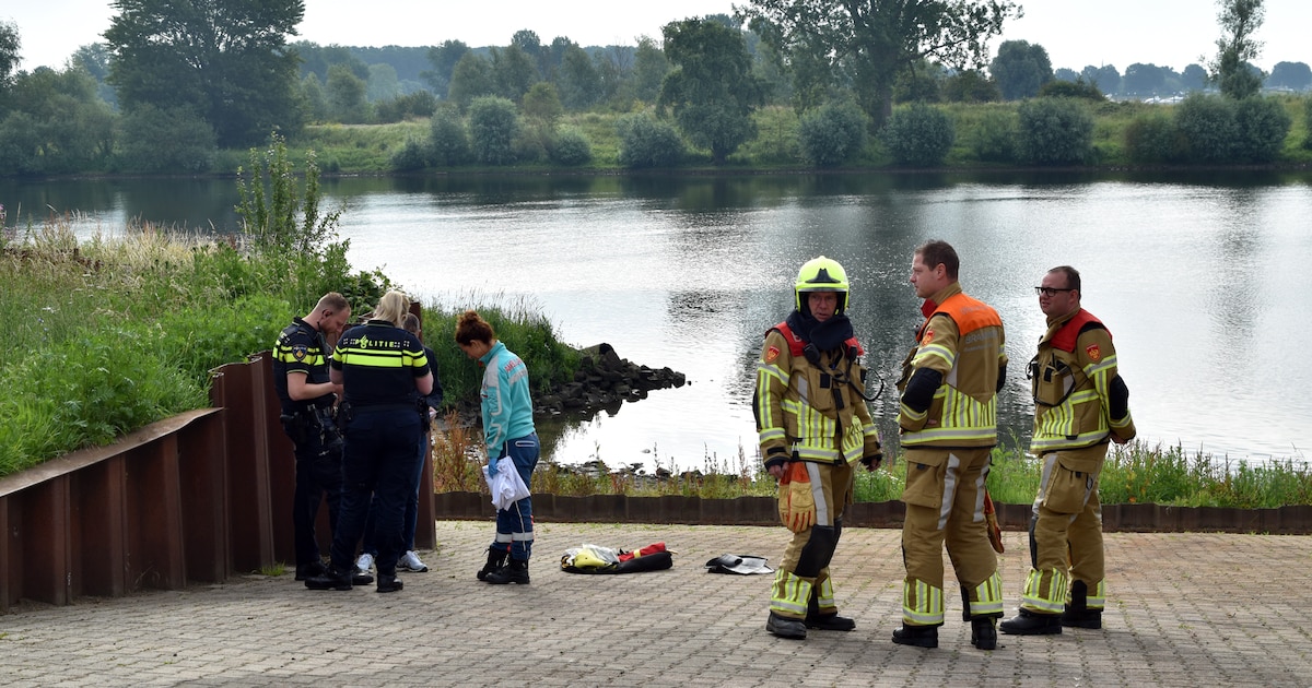 Vrouw uit Maas gered na val bij scheepswerf in Heerewaarden