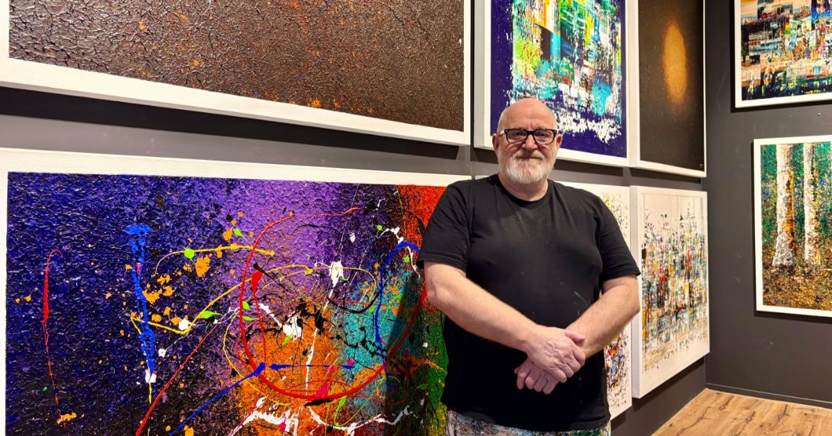 Hij maakte zo'n 3000 schilderijen, maar nu sluit Gerrit met pijn in het hart zijn atelier Knikker