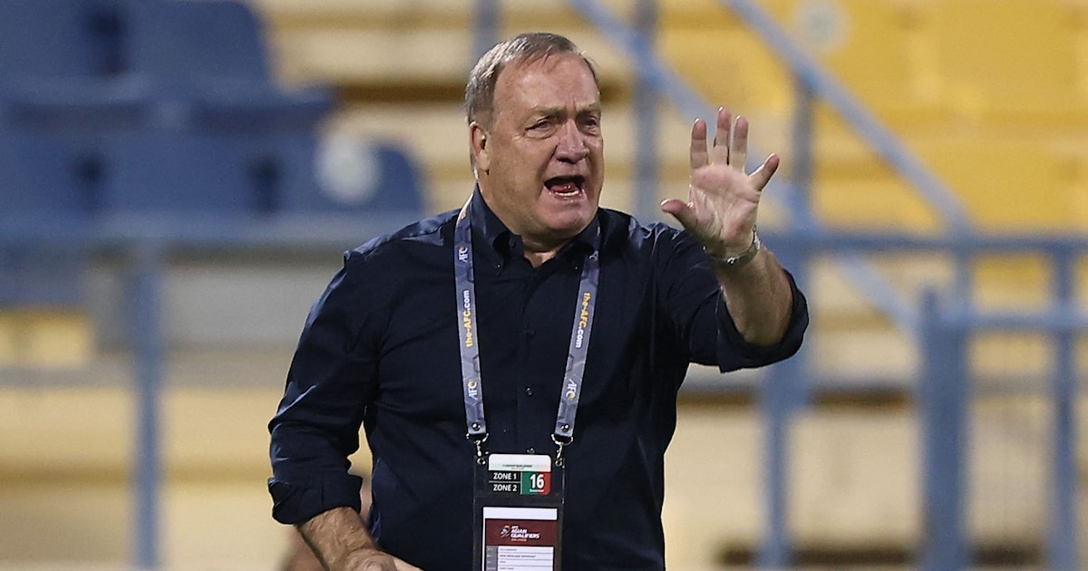 Dick Advocaat krijgt één vraag over vervangen Fred Rutten bij Curaçao: ‘Geen zin om terug te kijken’