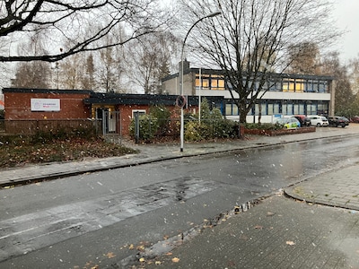 Buurt slaat alarm over opvang jonge vluchtelingen naast overlastplek: ‘Is dit wel geschikt?’