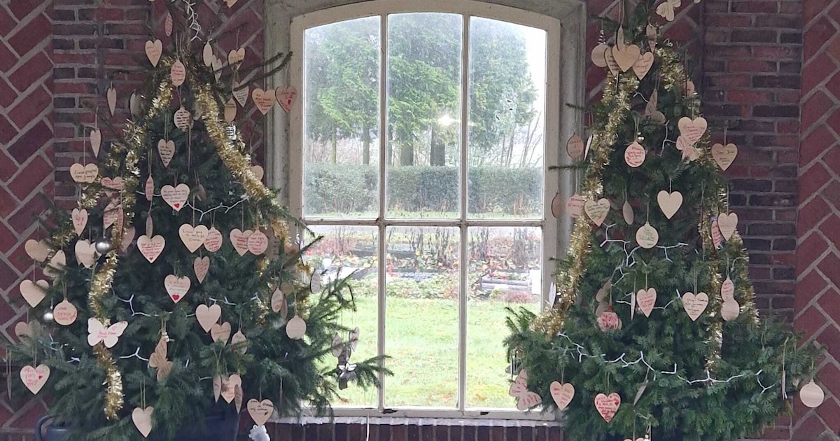 Kerstgedenkplek op begraafplaatsen in Veendam en Wildervank