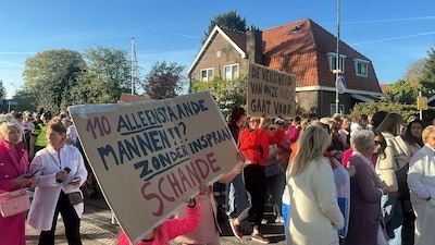 Hundreds of women peacefully take to the streets in Loosdrecht: ‘Asylum plan must be scrapped’