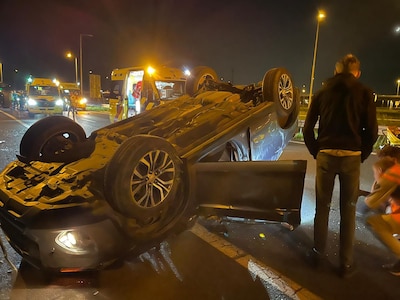Beschonken bestuurder ramt auto op snelweg: ‘Zoon en vrienden hadden leger engeltjes op hun schouder’