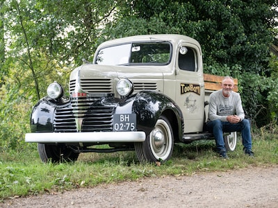 Via een brief en polaroids kocht hij een Dodge uit 1939 voor 800 dollar, maar rijden mocht pas 26 jaar later
