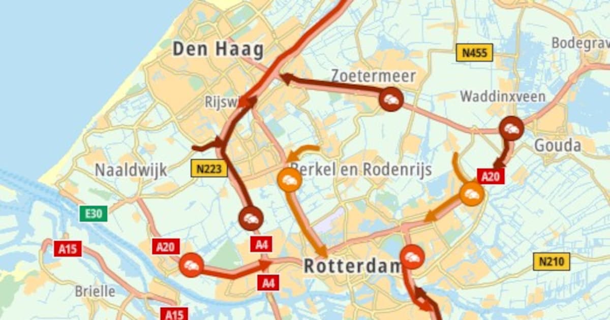 Drukte, files en ongelukken op wegennet rond Rotterdam | Regio | AD.nl