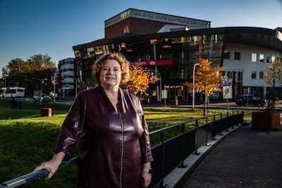 Tijd tikt verder voor Burgerweeshuis en Schouwburg (bezwaren en hoge kosten dreigen)