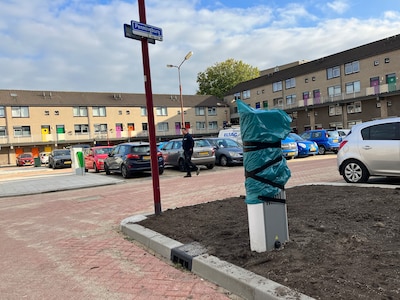 Gemopper over nieuwe bloemenperkjes bij Penningburg: ‘Onlogisch om zo veel parkeerplekken op te offe
