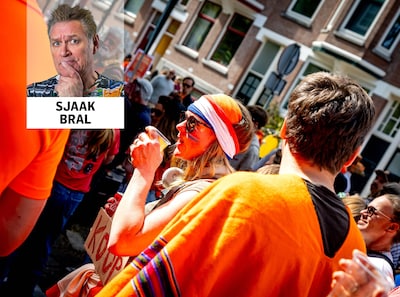 Koningsdag is een jaarlijkse processie van polyester, zonder oranje kledingstuk ben je sociaal irrel