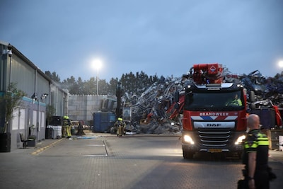 Brand bij metaalrecyclingsbedrijf op Surinameweg in Apeldoorn