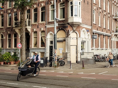 Jeugddetentie en gedragsmaatregel geëist tegen tiener die explosief aan deur van De Pizzabakkers hin