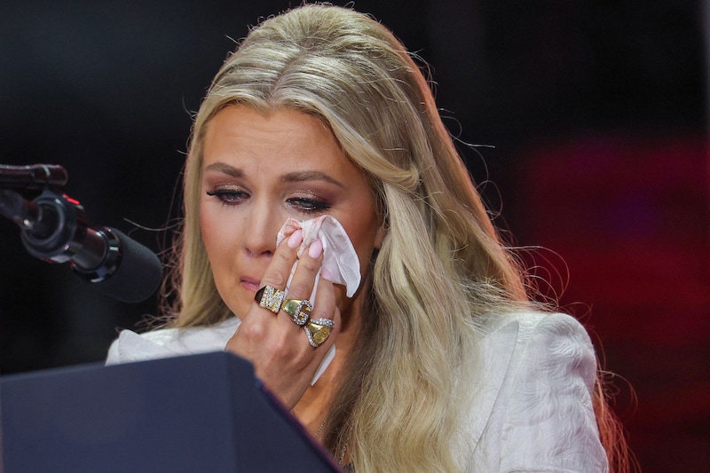 LIVE VS | Trump stuurt Californische Nationale Garde naar Oregon ...