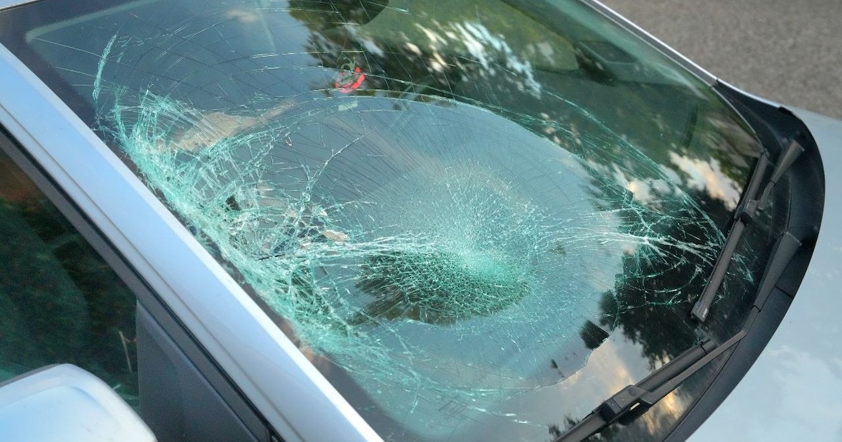 Voetganger gewond na botsing met auto op Troelstraplein