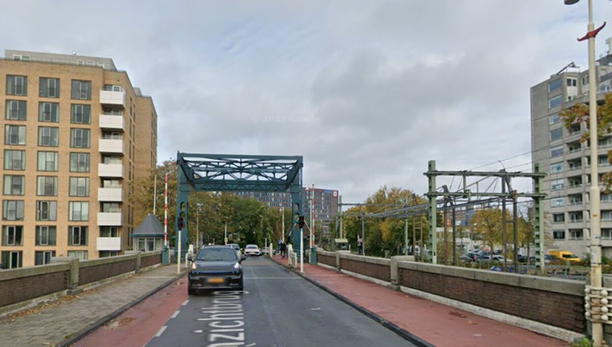 brug leiden afgesloten