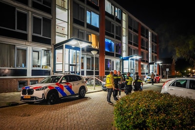 Brandbom afgestoken bij flat in Eindhoven