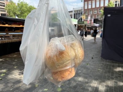 Lezers verdeeld over strengere regels voor wegwerpplastic: ‘Plastic is fijner’ en ‘Weg met al dat pl