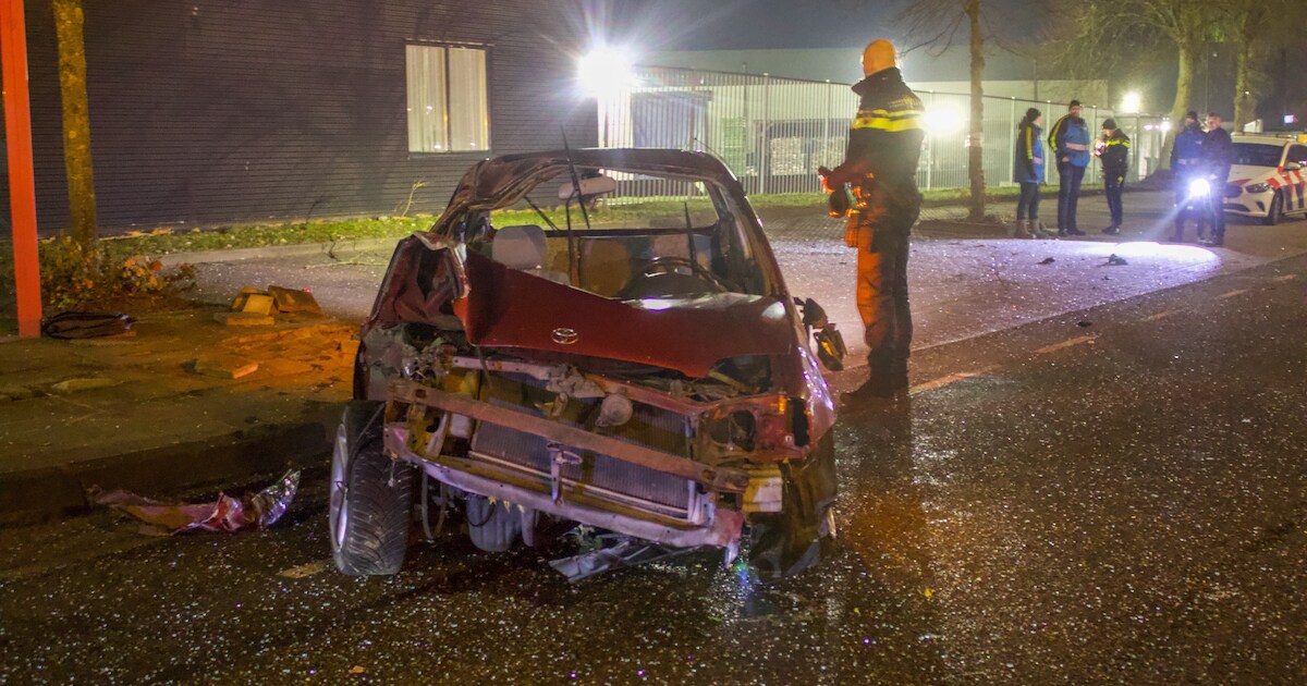 Automobilist slaat over de kop in Sneek