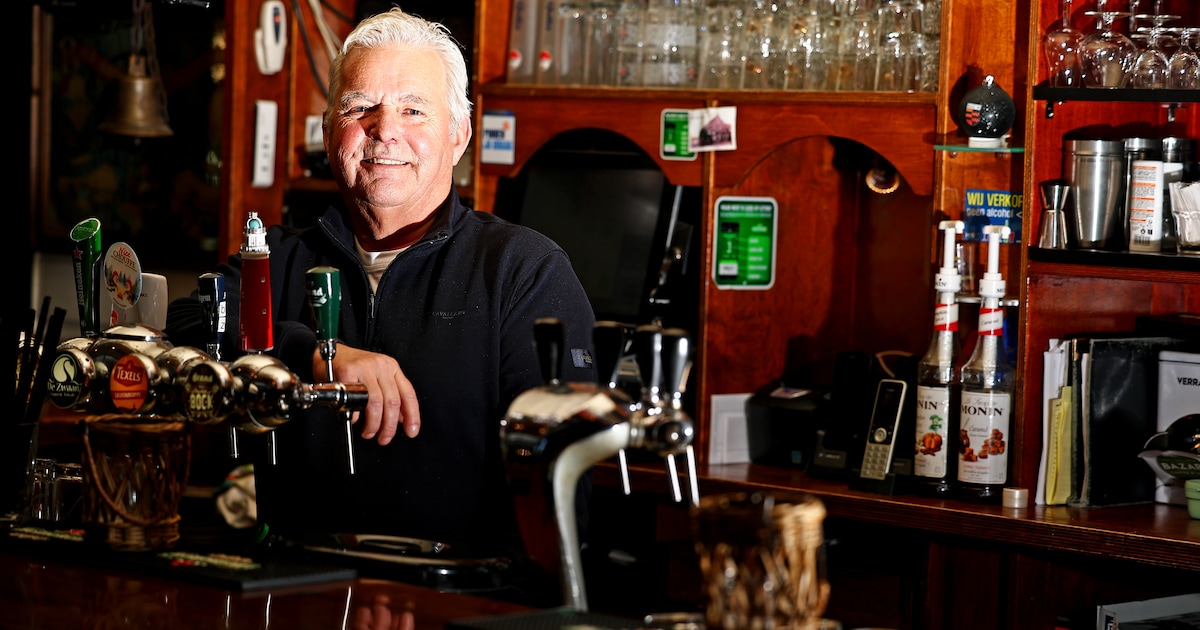 Kroegbaas Jan (63) neemt afscheid: ‘Meedrinken met je klanten, dat moet je nooit doen’
