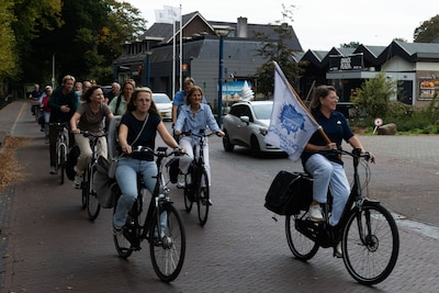 Dit dorp wil geen wijk zijn van de oprukkende stad en deelt die zorgen in video