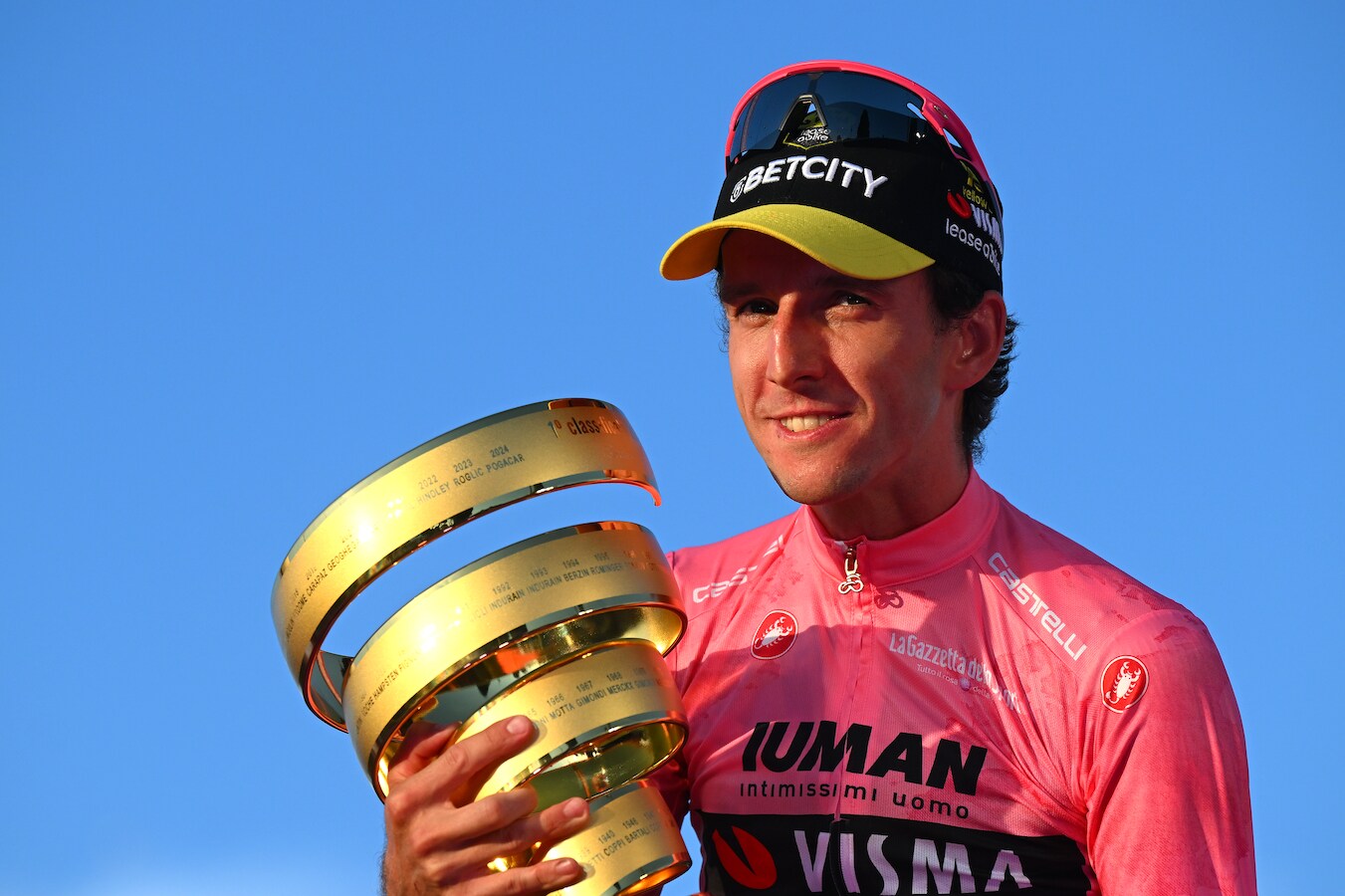 Girowinnaar Simon Yates (33) zet punt achter wielercarrière: ‘Dit komt ...