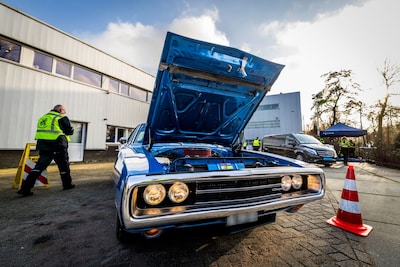 Politie doet bijzondere vondst: bijna miljoen euro belastingschuld en witwaspraktijken in Loosduinen